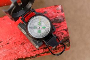 Suunto Höhenmesser Anleitung – Bedienung und Kalibrierung eines Suunto-Höhenmessers