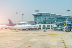 Wie Heißt Der Größte Flughafen Der Welt? Die größten Flughäfen der Welt nach Fläche und Passagieraufkommen