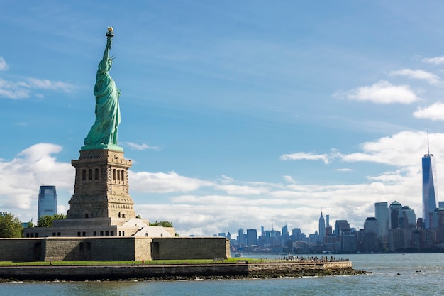 Wie Heißt Die Statue In New York? Die Freiheitsstatue und ihre Geschichte