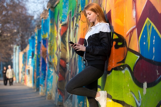 Wo Ist Die Billie Eilish Wand In Berlin? Standort und Tipps für den Besuch der bekannten Billie-Eilish-Wand in Berlin
